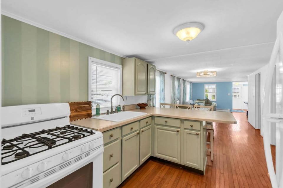4BR Beach Block Home. Washer-Dryer and Free Parking House in Seaside Heights