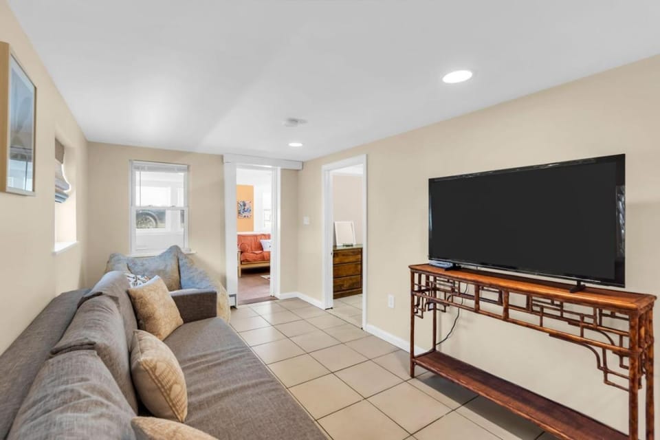 4BR Bungalow Steps to the Beach House in Seaside Heights