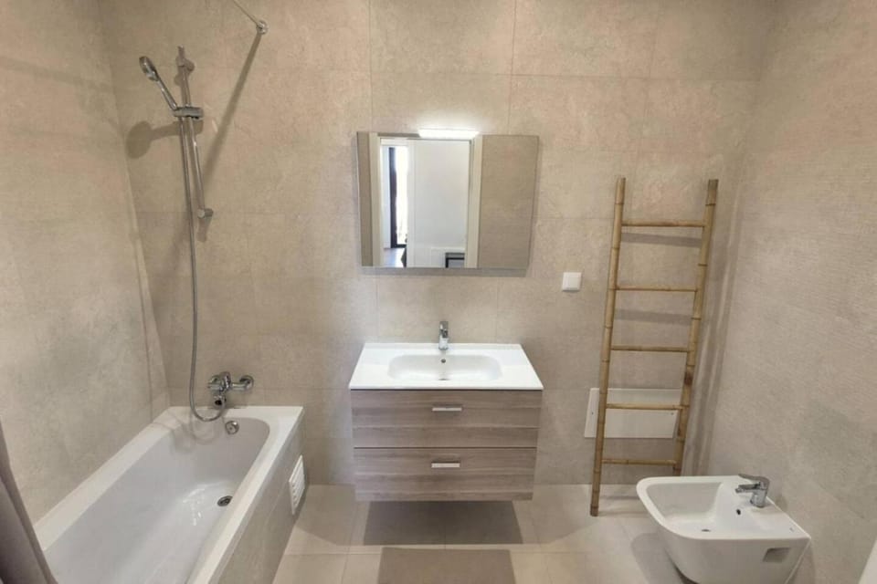 Shower, Bathroom, towels