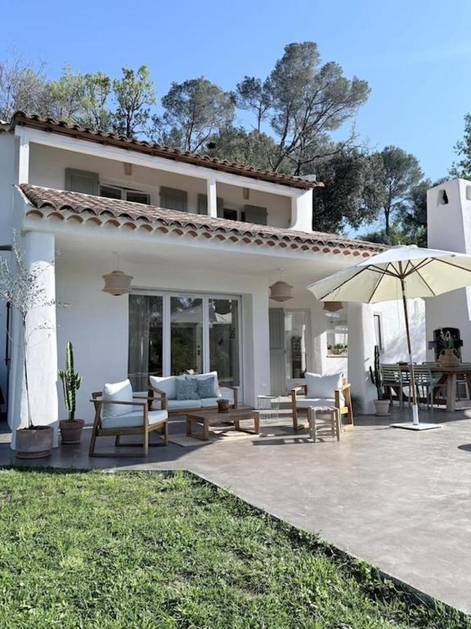 Patio, BBQ facilities, Garden, Balcony/Terrace, Garden view, Pool view, Swimming pool, Seasons, Parking, sunbed