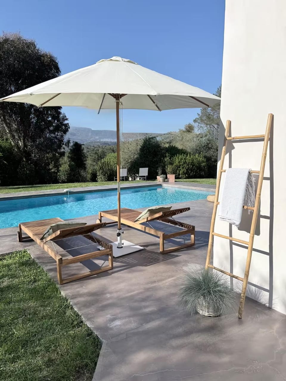 BBQ facilities, Garden, Garden view, Pool view, Swimming pool, Seasons, Parking, sunbed