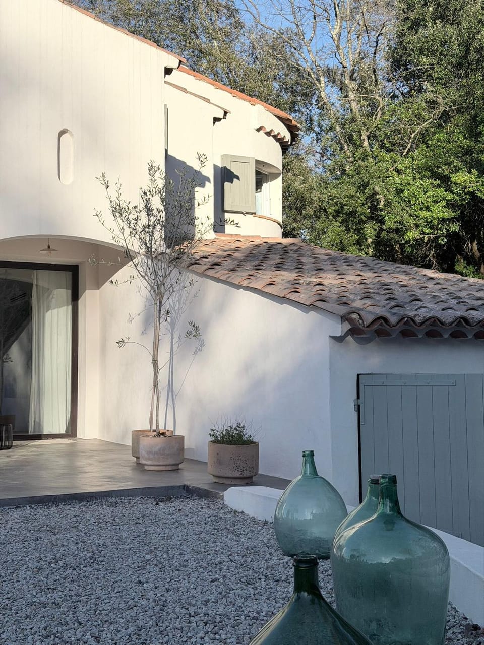 Property building, Garden, Swimming pool, Parking