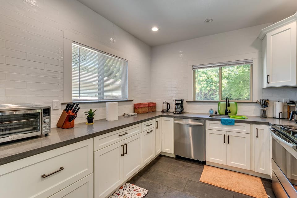 Pets Welcome! Woodland Family Haven w/ Large Yard House in Woodland