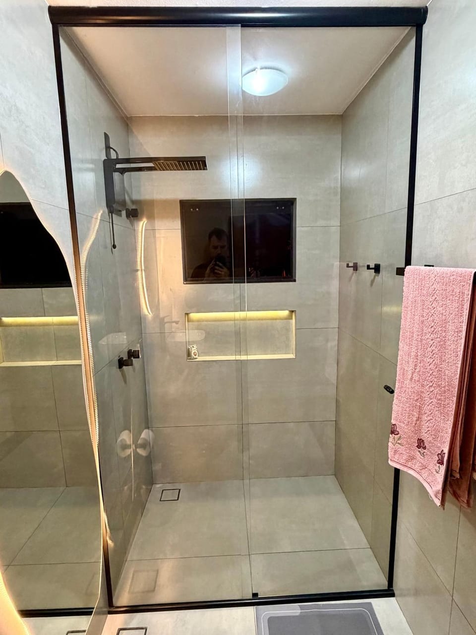 Shower, Bathroom, towels
