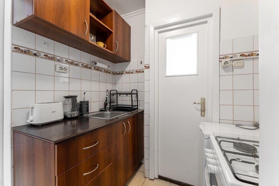 Kitchen or kitchenette, kitchen, kitchen