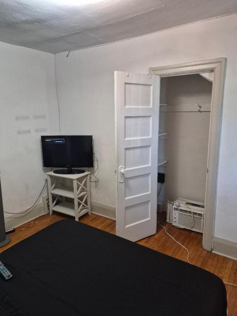 Great location downtown near FIFA stadium Bed and Breakfast in Toronto