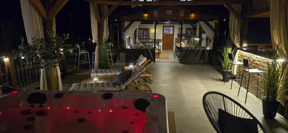 Studio apartman King with private jacuzzi and sauna Bed and Breakfast in Croatia