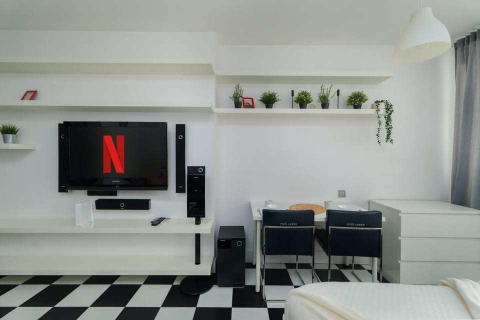 TV and multimedia, heating, internet, air conditioner