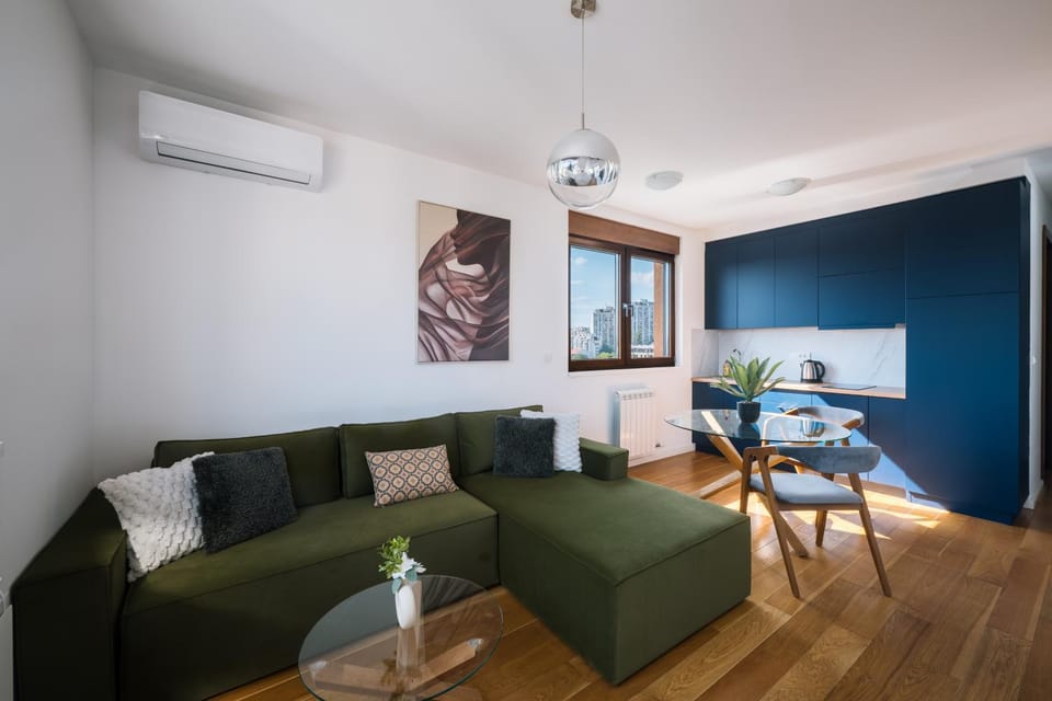Kitchen or kitchenette, Seating area, kitchen