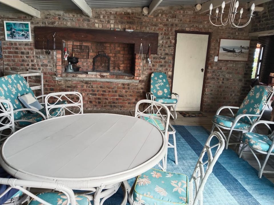 Living room, Dining area, fireplace