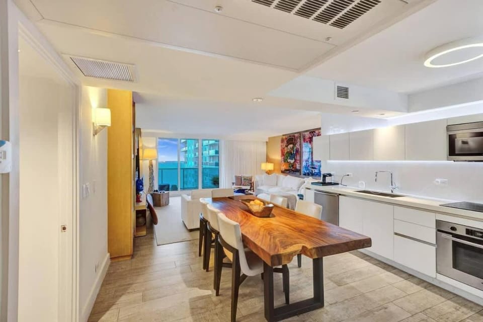 Kitchen or kitchenette, Living room, Dining area
