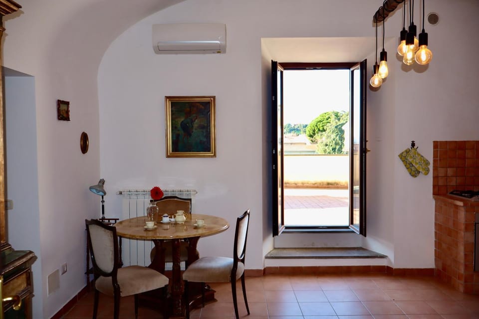Balcony/Terrace, Dining area, kitchen, air conditioner