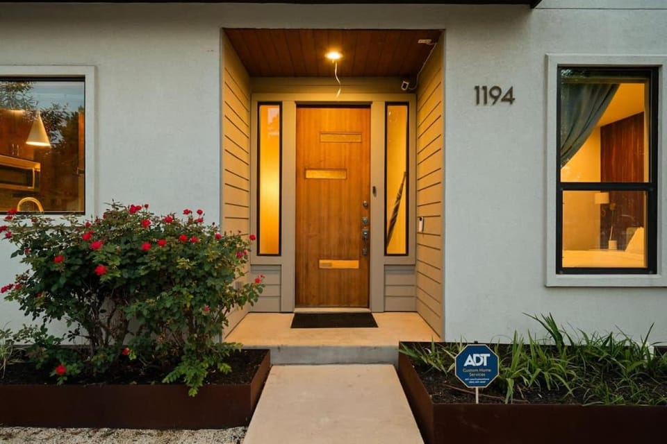 Property building, Facade/entrance