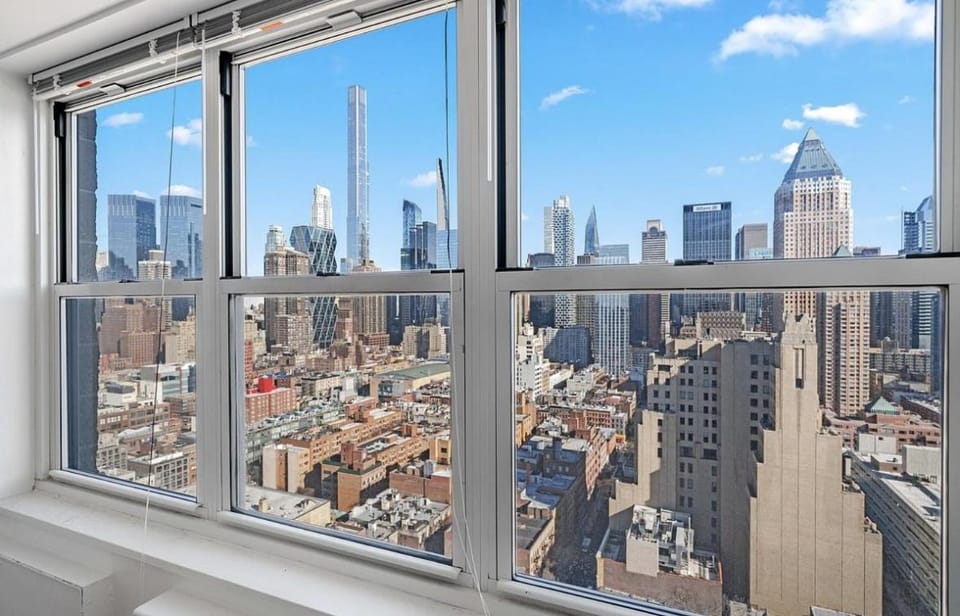 MIDTOWN HIGH FLOOR MOST STUNNING PANORAMIC CITY VIEW CORNER 2BR APt Apartment in Midtown