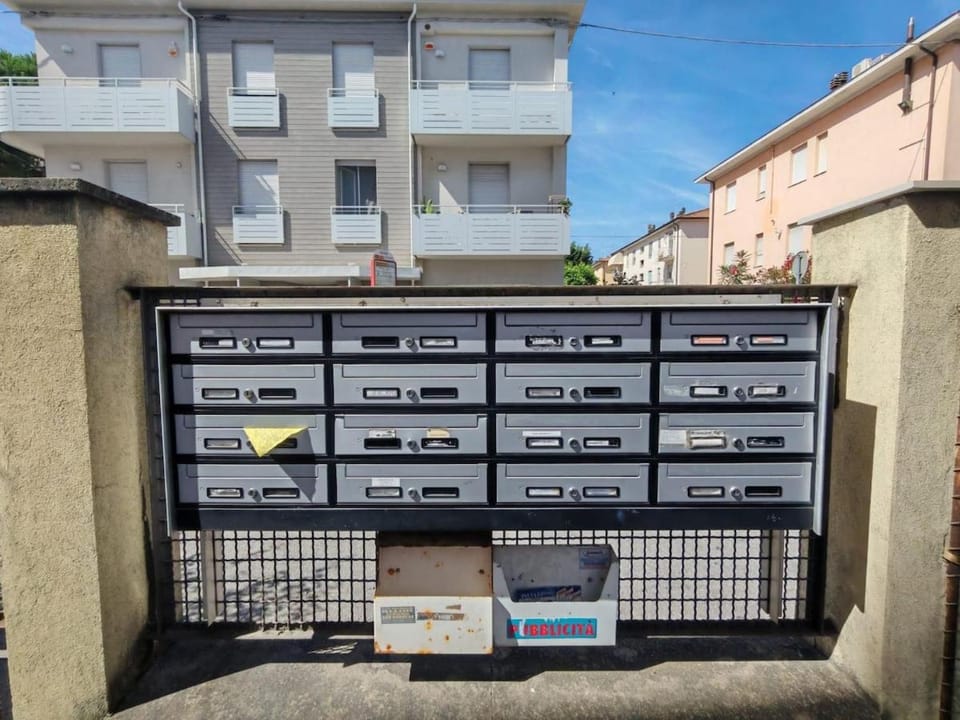 Property building, Facade/entrance, Day