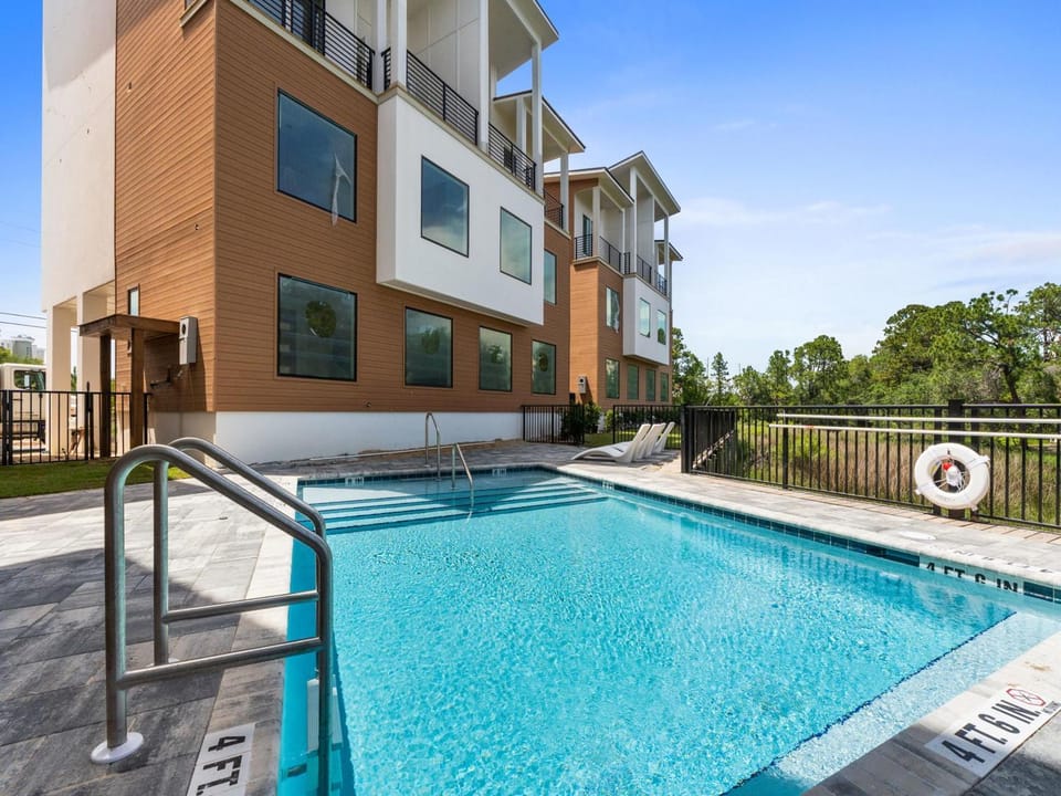 3010 Whispering Sand C by Southern Vacation Rentals House in Lower Grand Lagoon