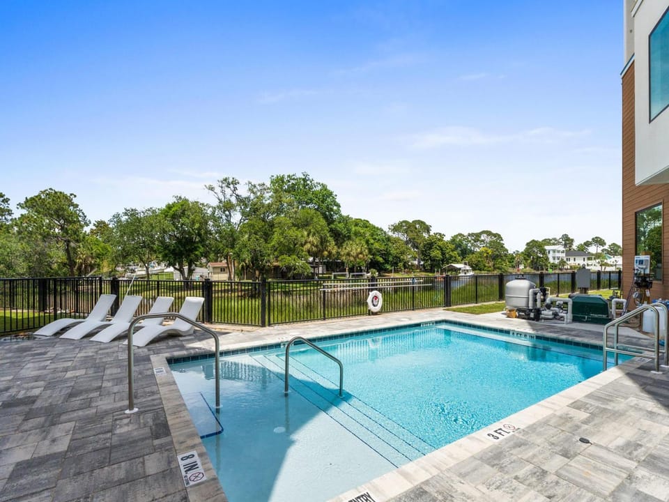 3010 Whispering Sand C by Southern Vacation Rentals House in Lower Grand Lagoon