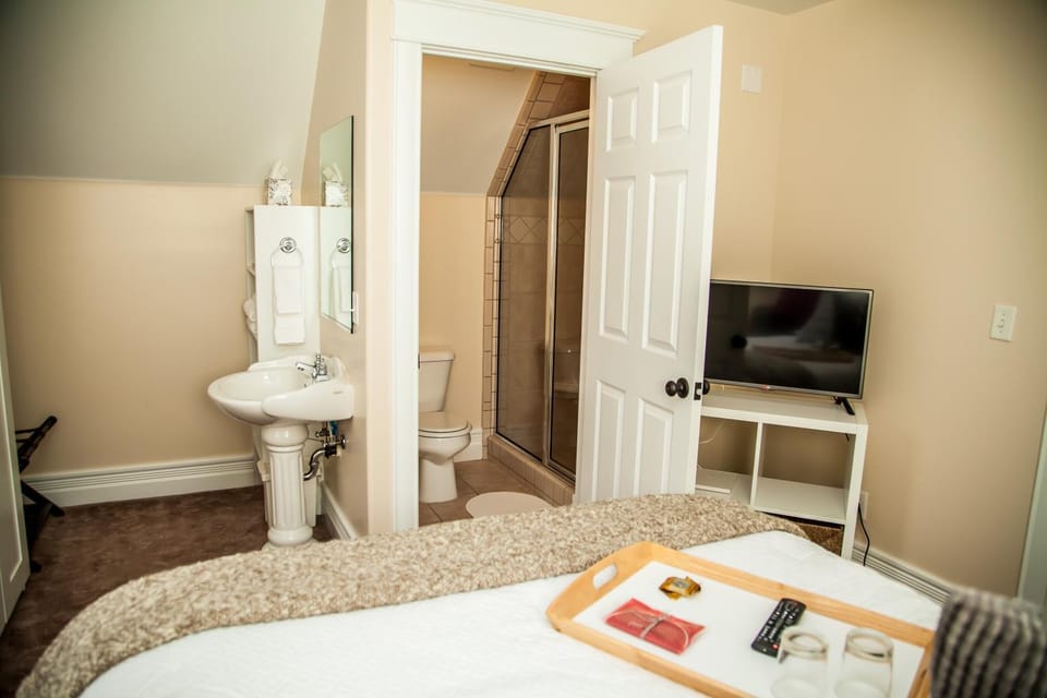 Photo of the whole room, Decorative detail