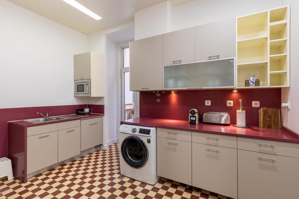 Kitchen or kitchenette, kitchen