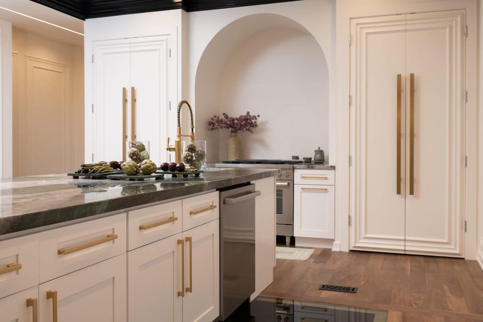 Stunning Gold Coast Home 12BD 6BA & Rooftop Patio House in Chicago