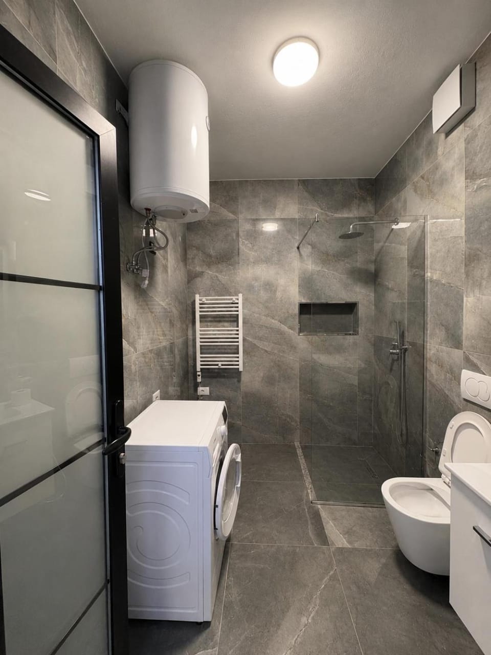 Shower, Toilet, Bathroom, towels