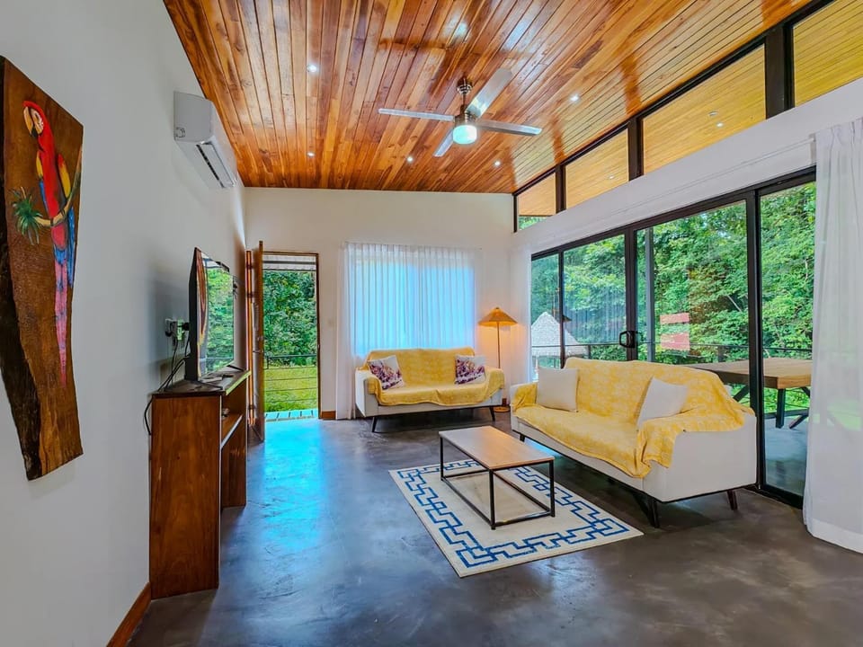 TV and multimedia, Living room, Seating area, air conditioner