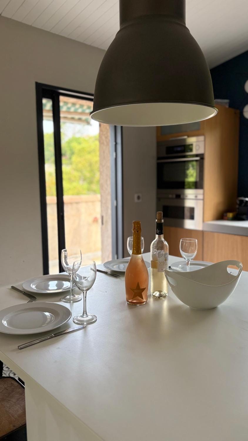 Maison 120m2, 3CH, piscine, terrain arboré, vue mer Villa in La Londe-les-Maures