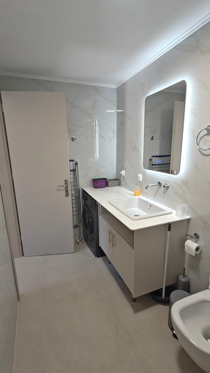 Toilet, Bathroom, towels