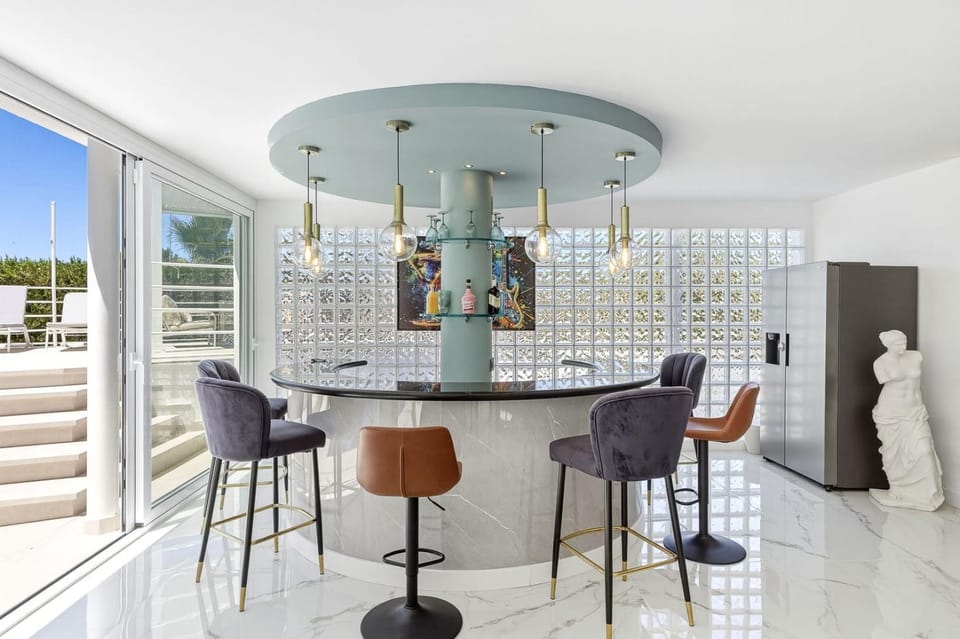 Lounge or bar