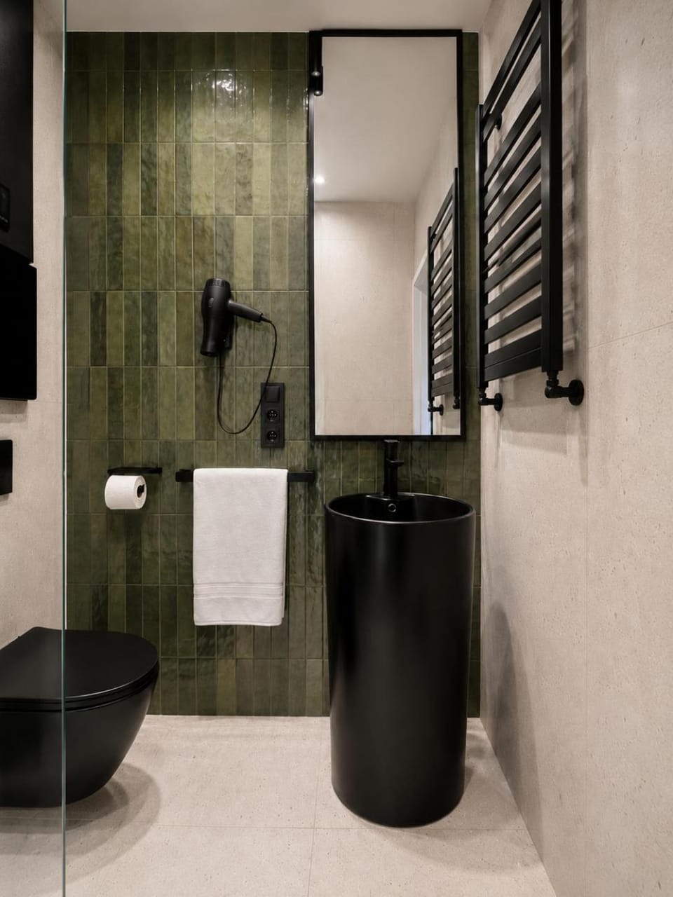 Toilet, Bathroom, hair dryier, heating, towels
