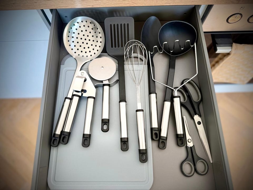 Communal kitchen, kitchen