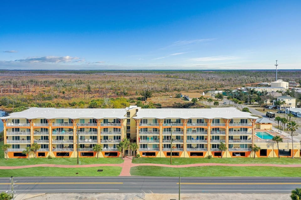 Summerhouse 206 - Brown Eyed Girl by Pristine Properties Vacation Rentals Apartment in Mexico Beach