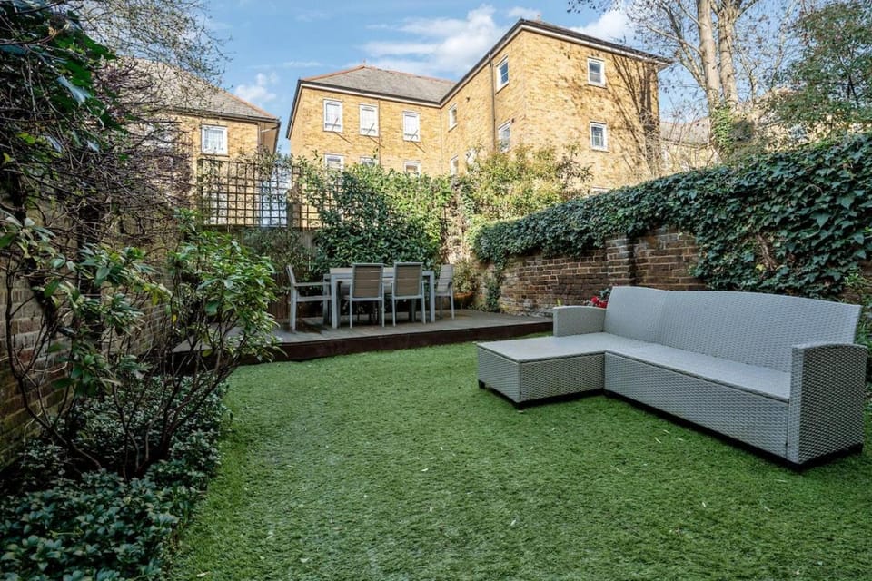 Notting Hill 3BR Private Garden All En-Suite House in City of Westminster