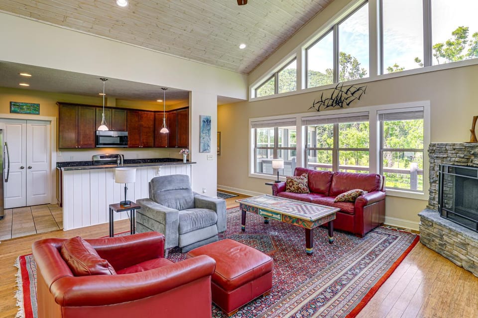 Asheville Mountain Hideaway, 6 Mi to Dtwn House in Asheville