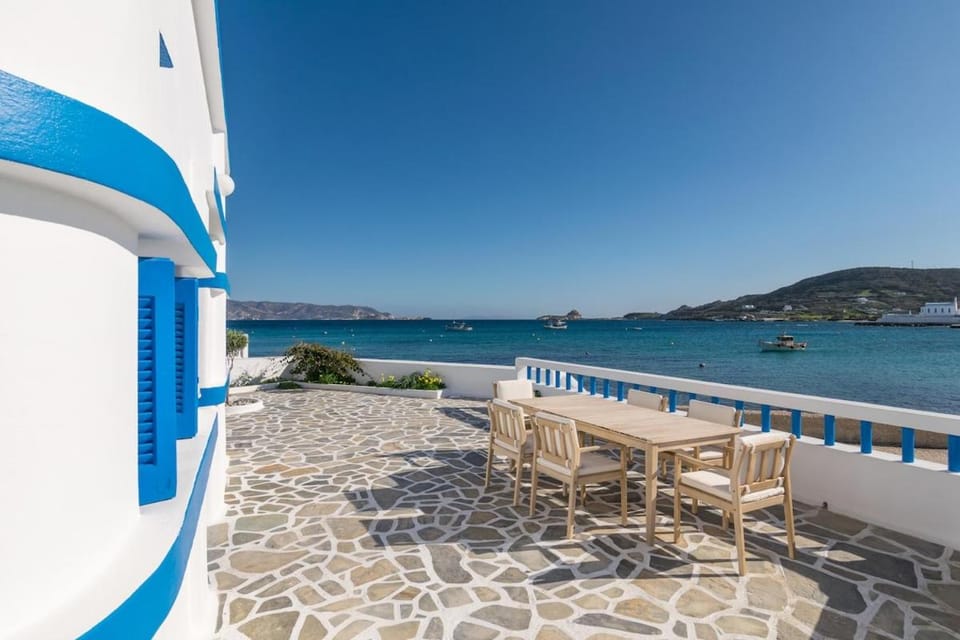 Natural landscape, Balcony/Terrace, Dining area, Beach, Sea view