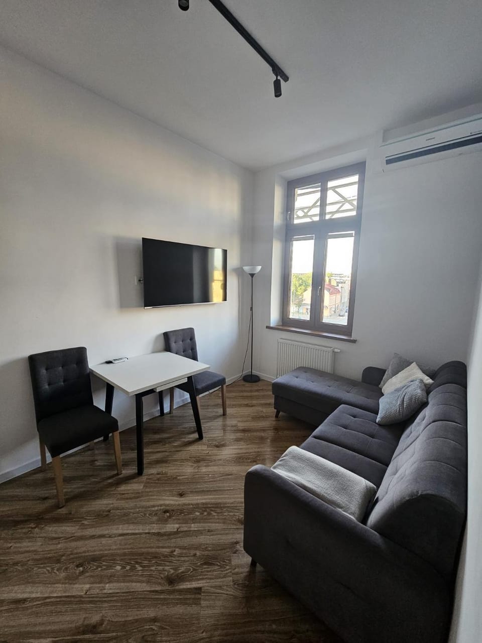 TV and multimedia, Living room, Seating area