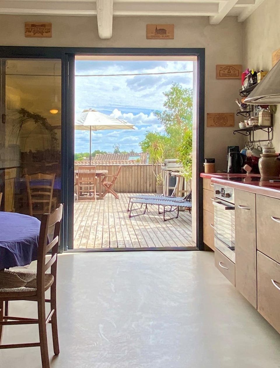 Patio, Day, Natural landscape, BBQ facilities, View (from property/room), Balcony/Terrace, Kitchen or kitchenette, Dining area