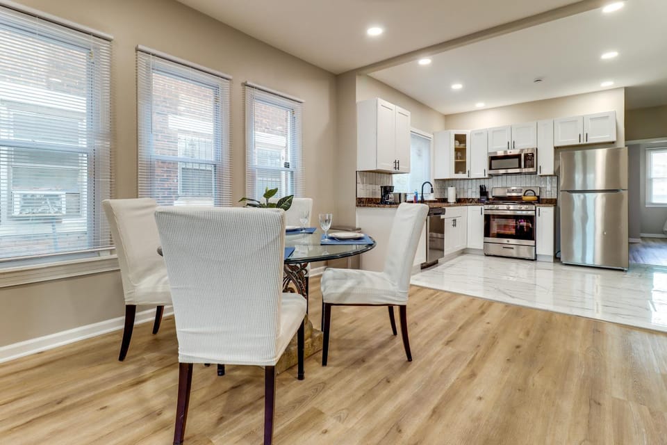 Family-Friendly Detroit Duplex: Walk to Parks! House in Detroit