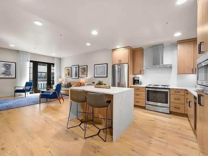 Tamarack Resort Ski In Ski Out Condo in the Heart of the Village - Year Round Resort Apartment hotel in Valley County