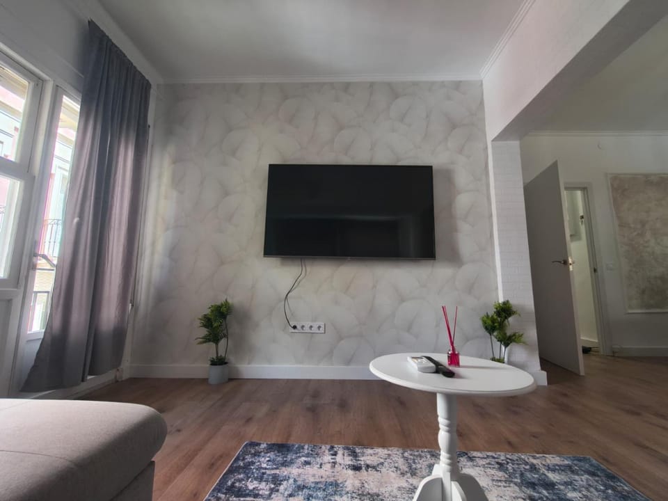 Bright & Central Mushroom Home Apartment in Alicante