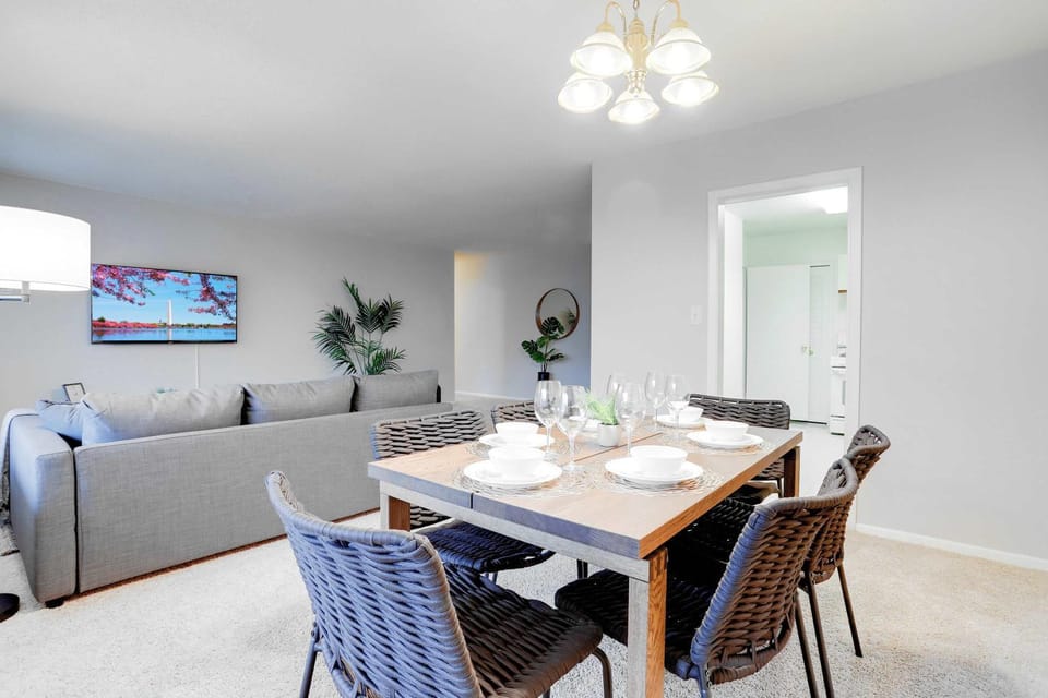 TV and multimedia, Living room, Dining area