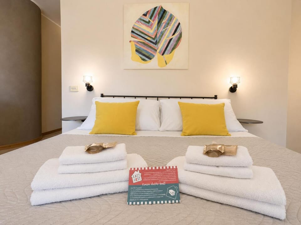 Loft luminoso con posto auto privato, 4 posti letto - Metro Lodi a 5 minuti Apartment in Rome