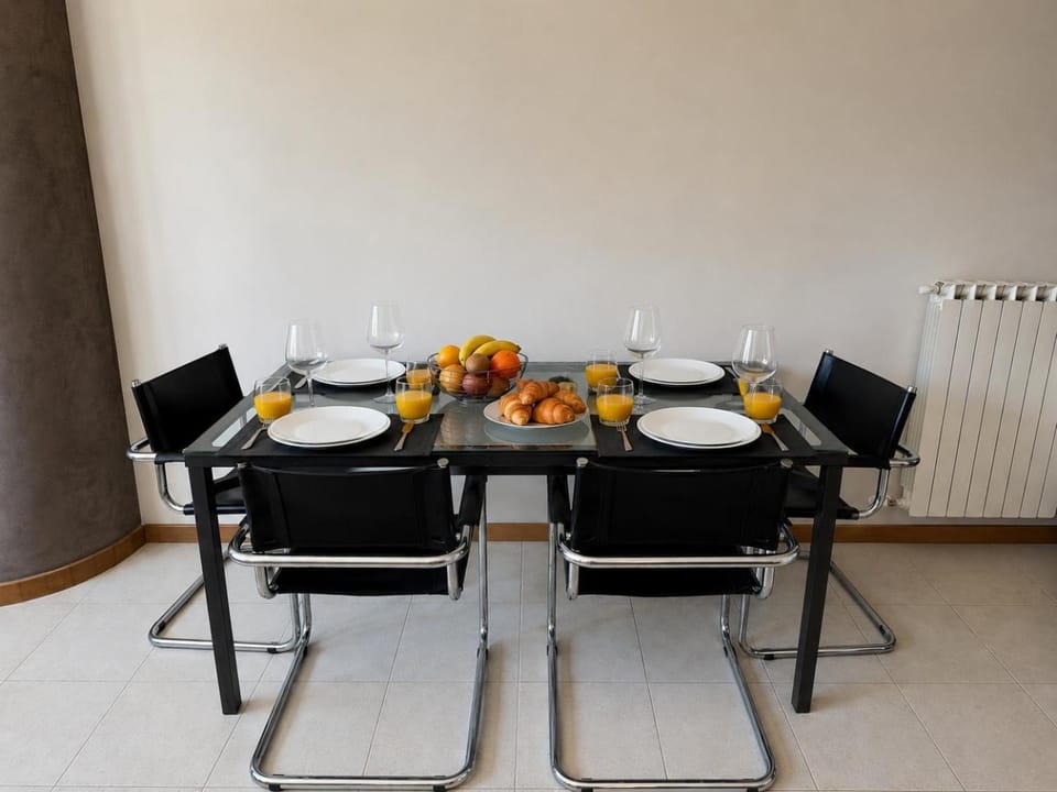 Loft luminoso con posto auto privato, 4 posti letto - Metro Lodi a 5 minuti Apartment in Rome