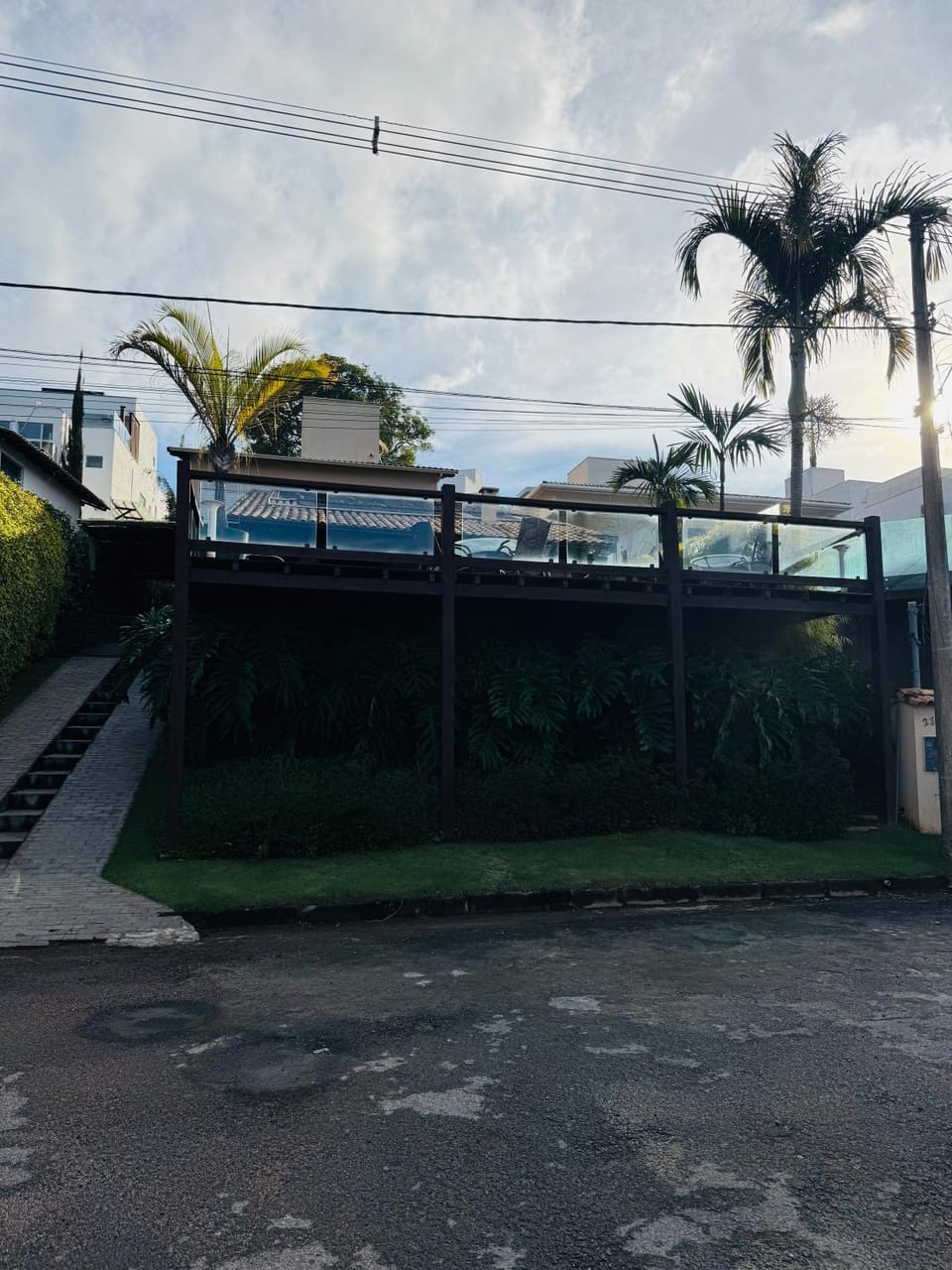 Property building, Facade/entrance, Garden, Parking
