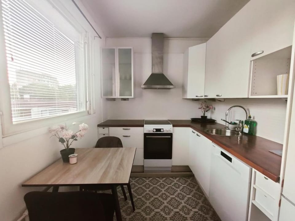 Cozy Espoo Getaway with Free Parking & Near Iso Omena Apartment in Uusimaa