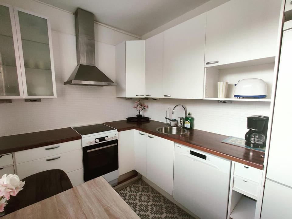 Cozy Espoo Getaway with Free Parking & Near Iso Omena Apartment in Uusimaa