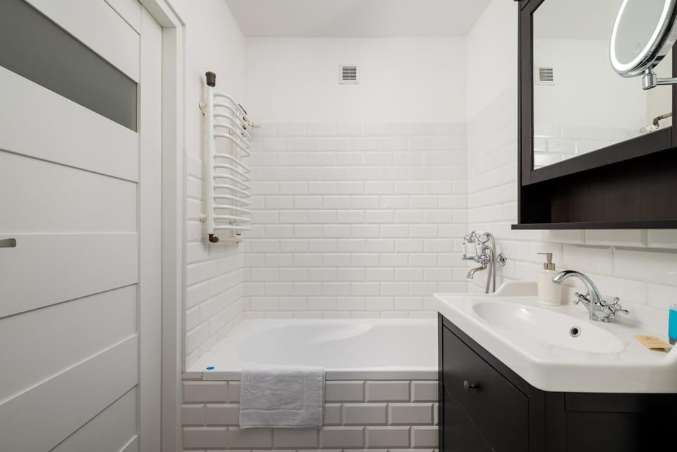 Bathroom, Bath