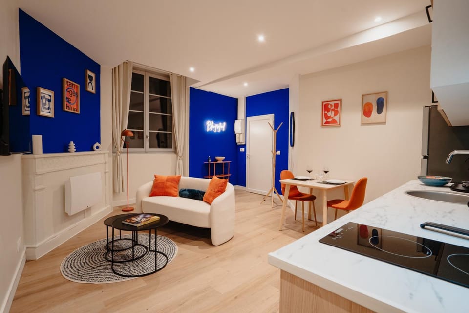 Living room, Dining area