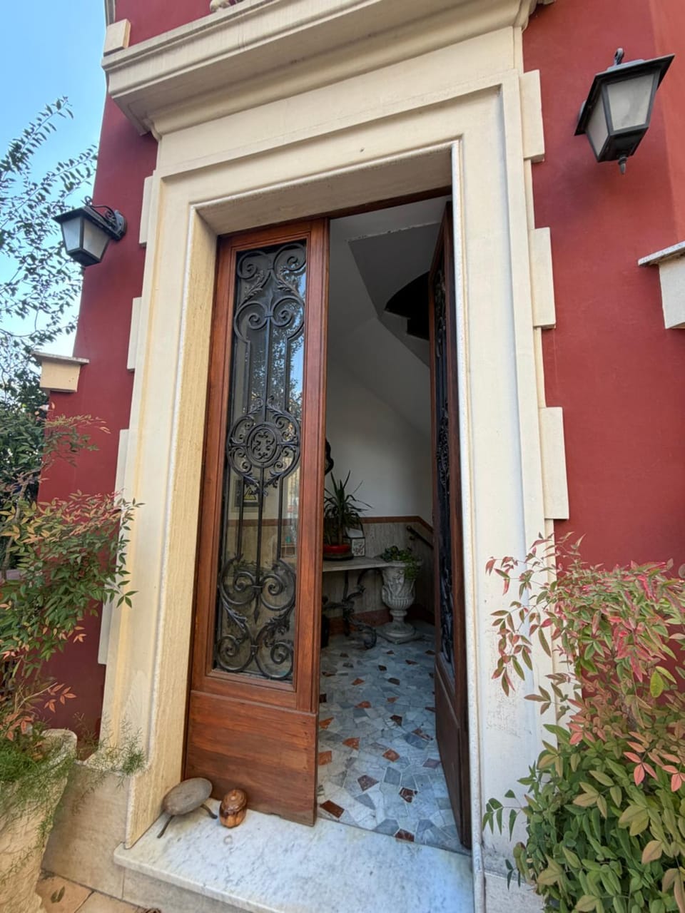 Facade/entrance