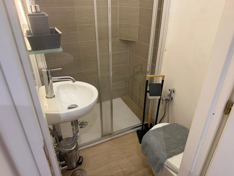Toilet, Bathroom